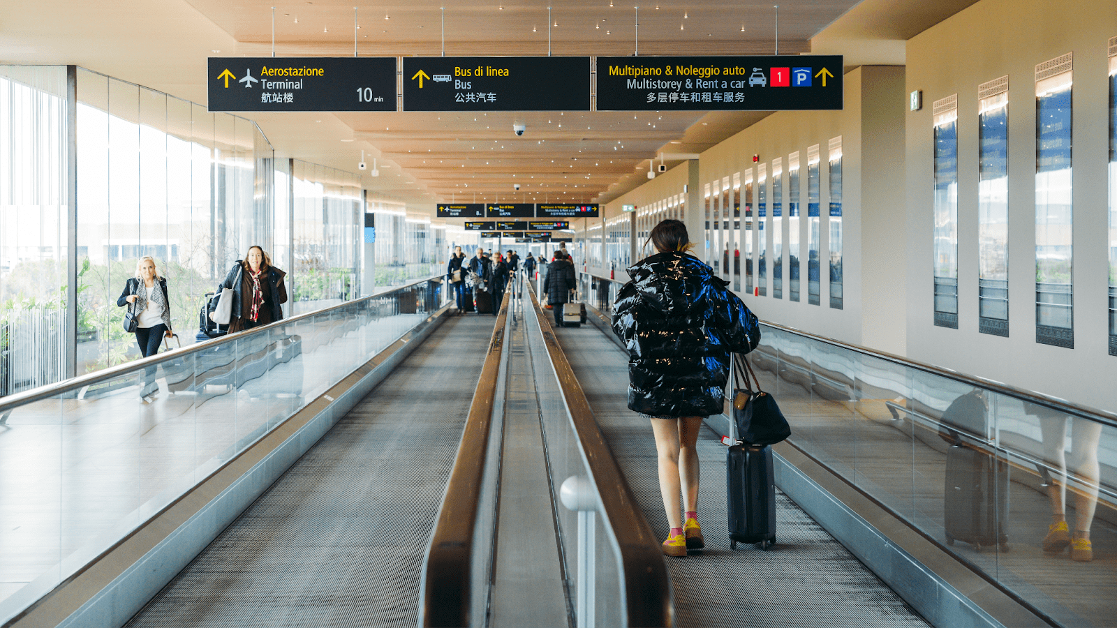 Moving-Walk-di-Bandara
